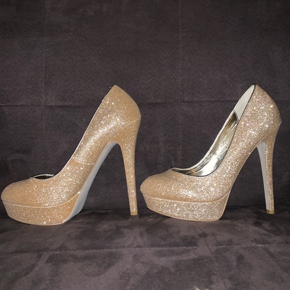 Gold sparkle JLO heels - Picture 1 of 5